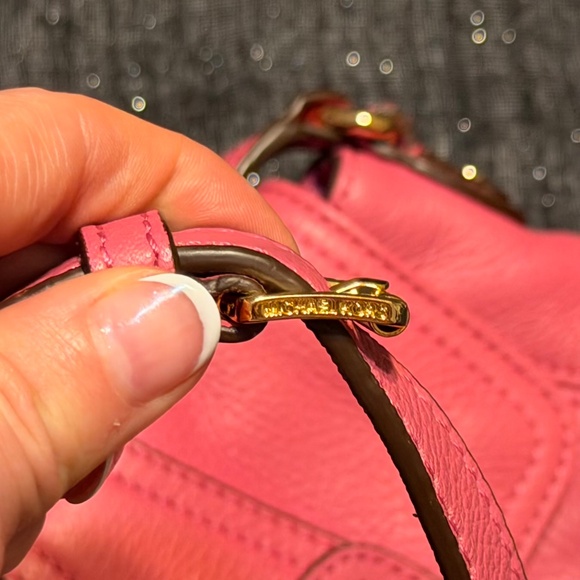 ๐ธ ๐๐ข๐๐ก๐๐๐ฅ ๐๐จ๐ซ๐ฌ Charlton Crossbody in Peony โ Small & Stunning! ๐ - Picture 5 of 12